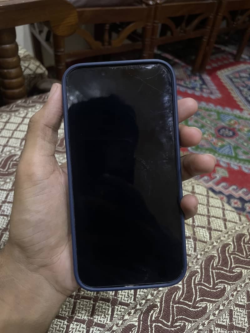 Apple iPhone 13 1