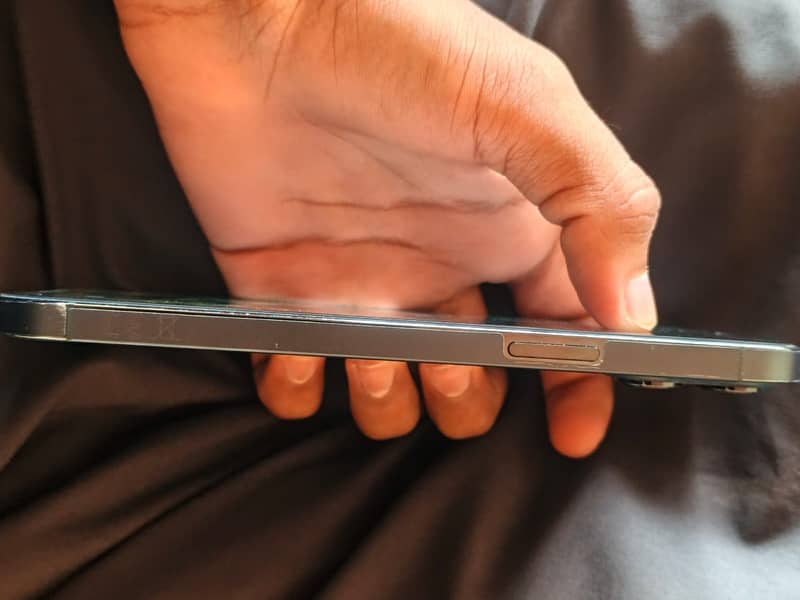 Apple iPhone 12 Pro Max 4