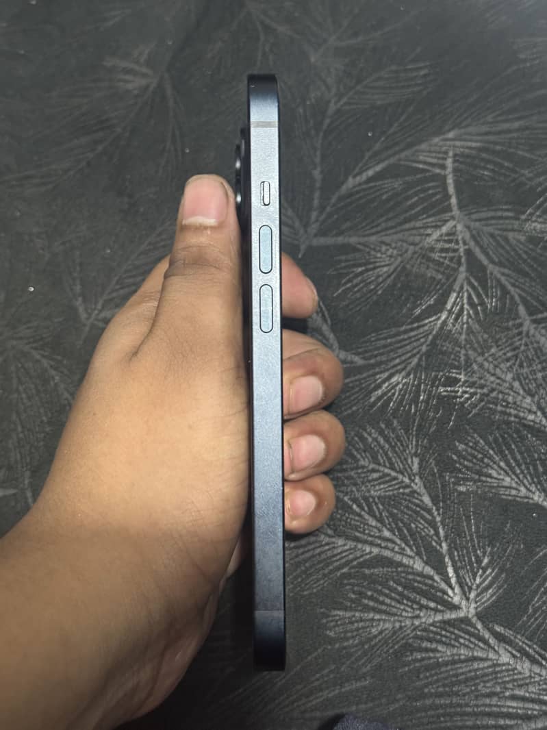 Apple iPhone 14 3