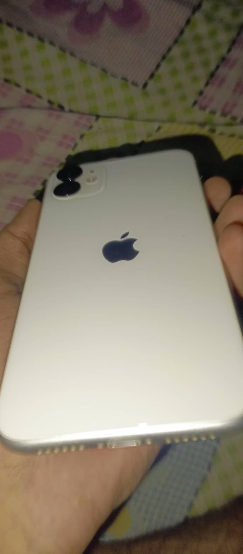 Apple iPhone 11 4