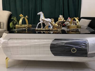 Premium quality center table