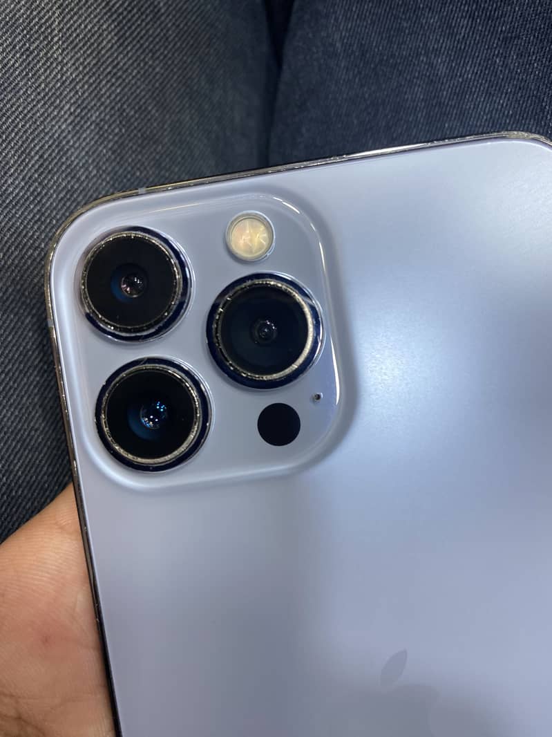 Apple iPhone 13 Pro Max 3