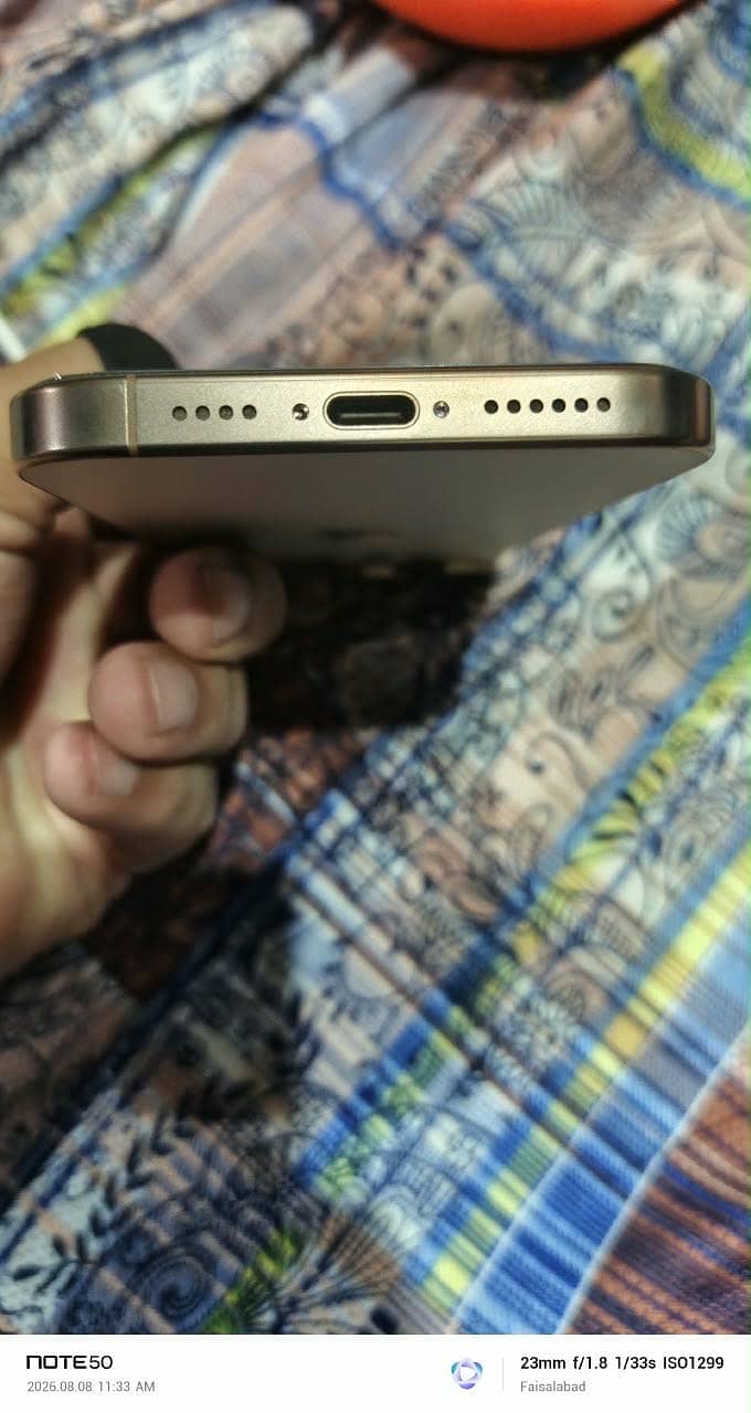 Apple iPhone 16 Pro Max 1
