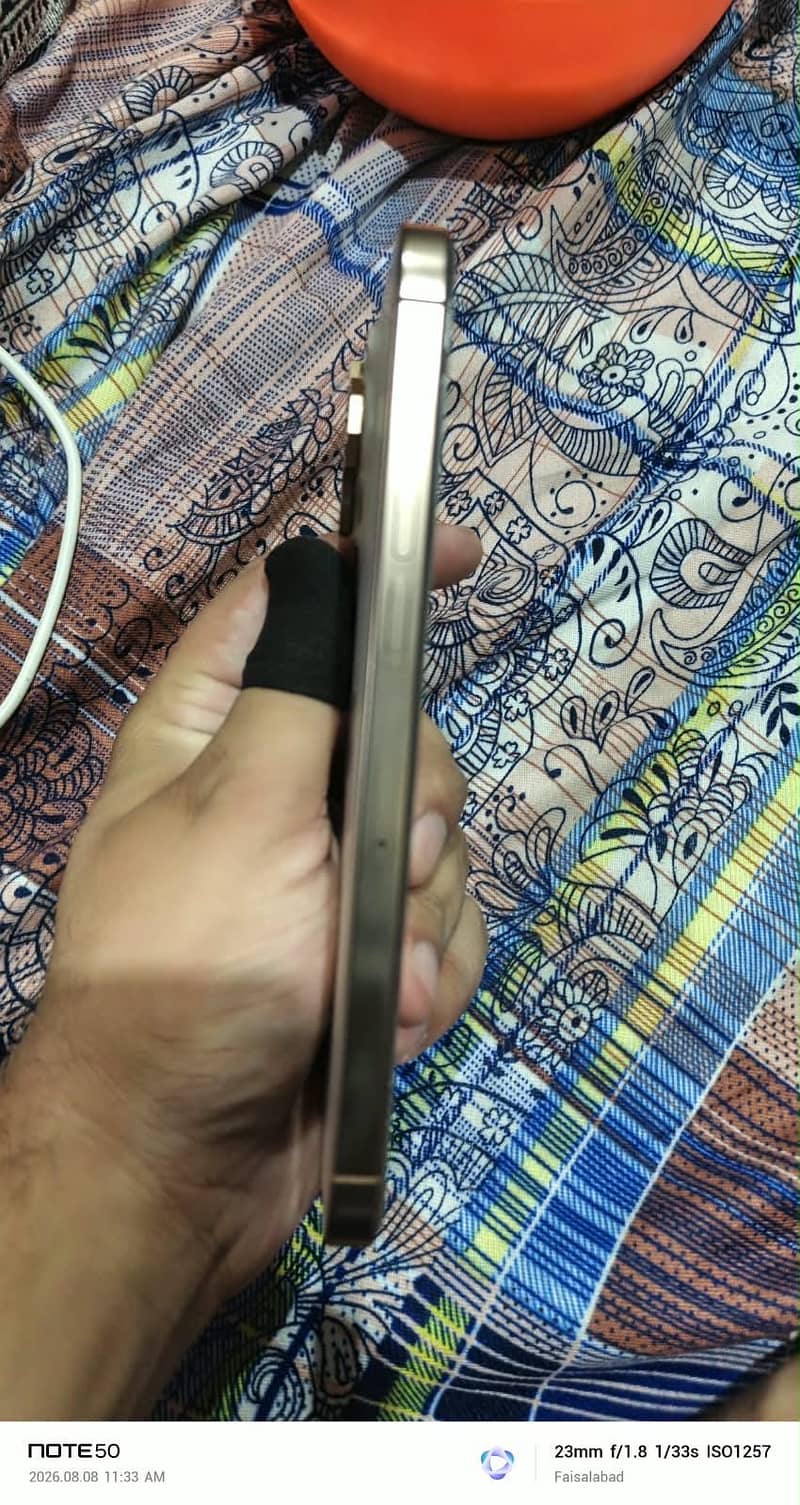 Apple iPhone 16 Pro Max 2