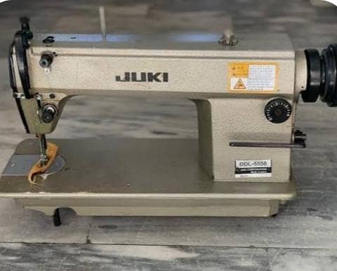 model DDL5550 MACHINE WITH TABLE 7 pieces available and 1piece overlok 1