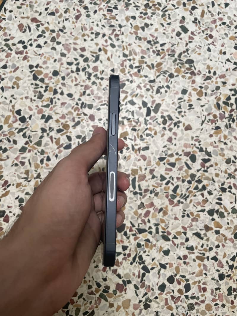 Apple iPhone 12 2
