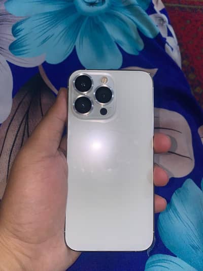 iPhone 13 Pro White Jv 256  10/10 BATTERY health 83