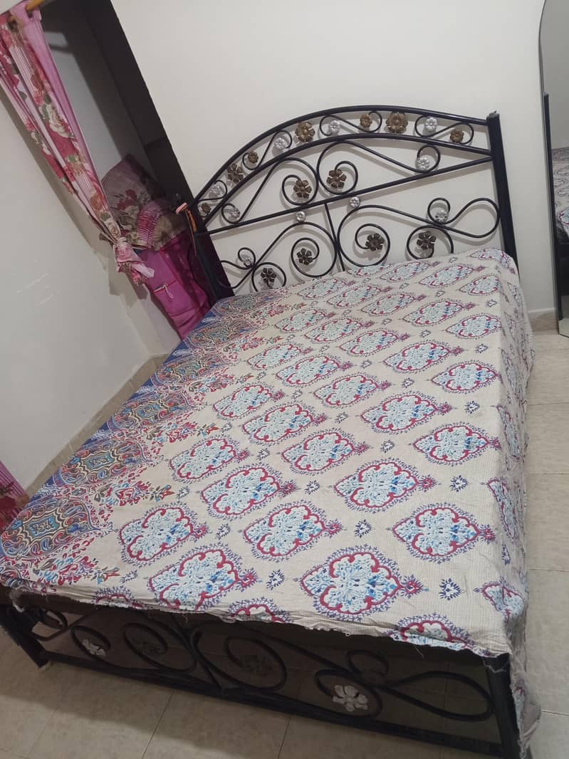 Iron bed 0