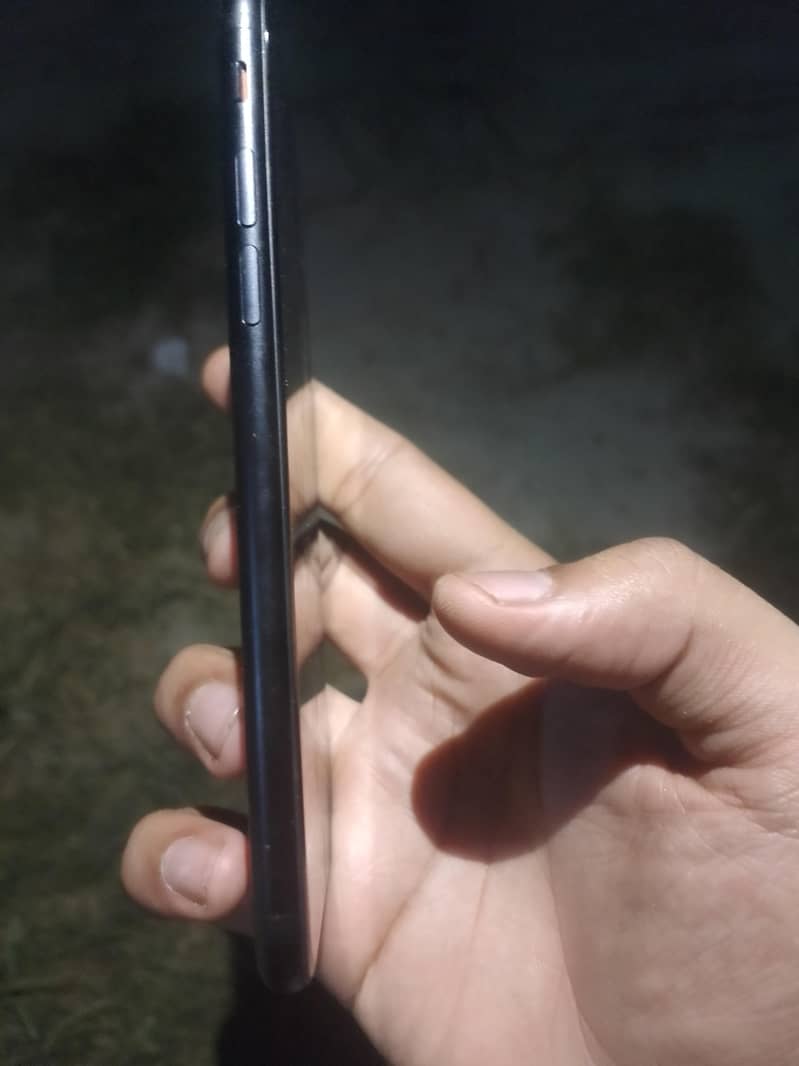 Apple iPhone 7 3