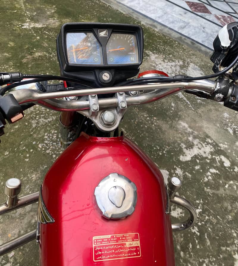 2011 model CG 125 6
