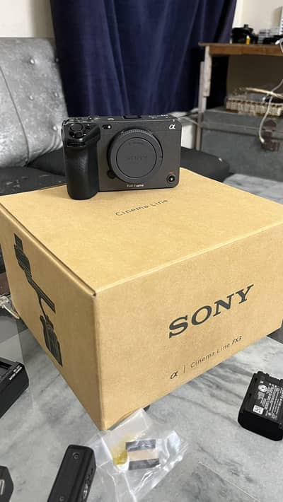 Sony FX3 Cinema Line Camera (Brand New / Box Pack)