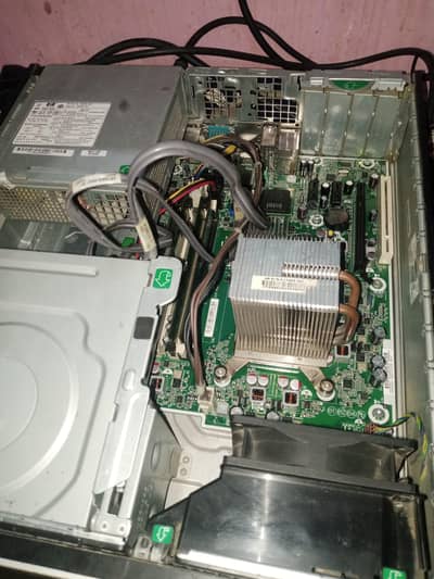 hp core 2 quad 8gb Ddr3 rams 340 hard disk