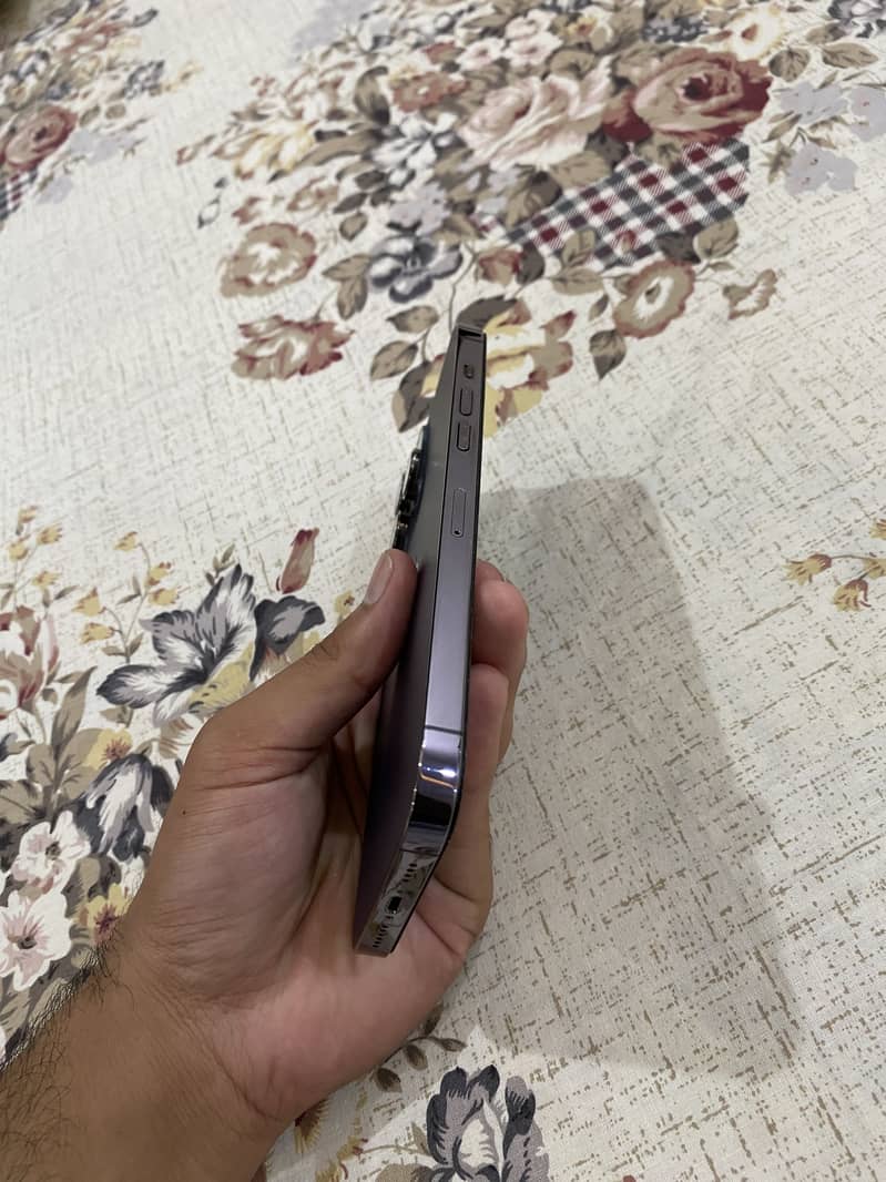 Apple iPhone 14 Pro Max 8
