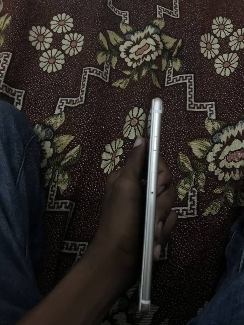 Apple iPhone 7 Plus condition 8/10 5