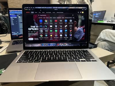 2020 Macbook Air M1 (8/256)