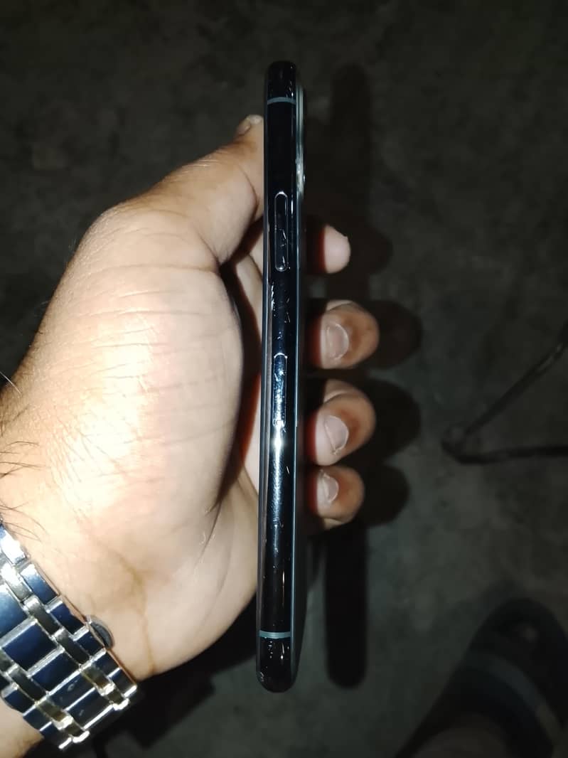 Apple iPhone 11 Pro 1