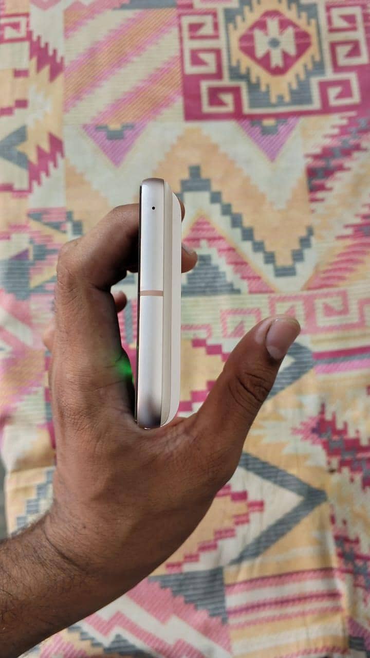 Google Pixel 8 2