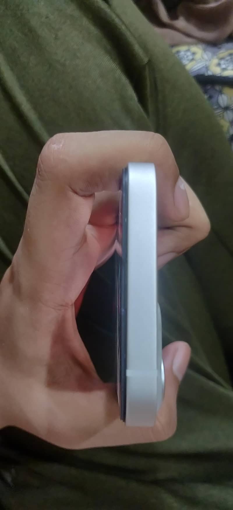 Apple iPhone 13 2