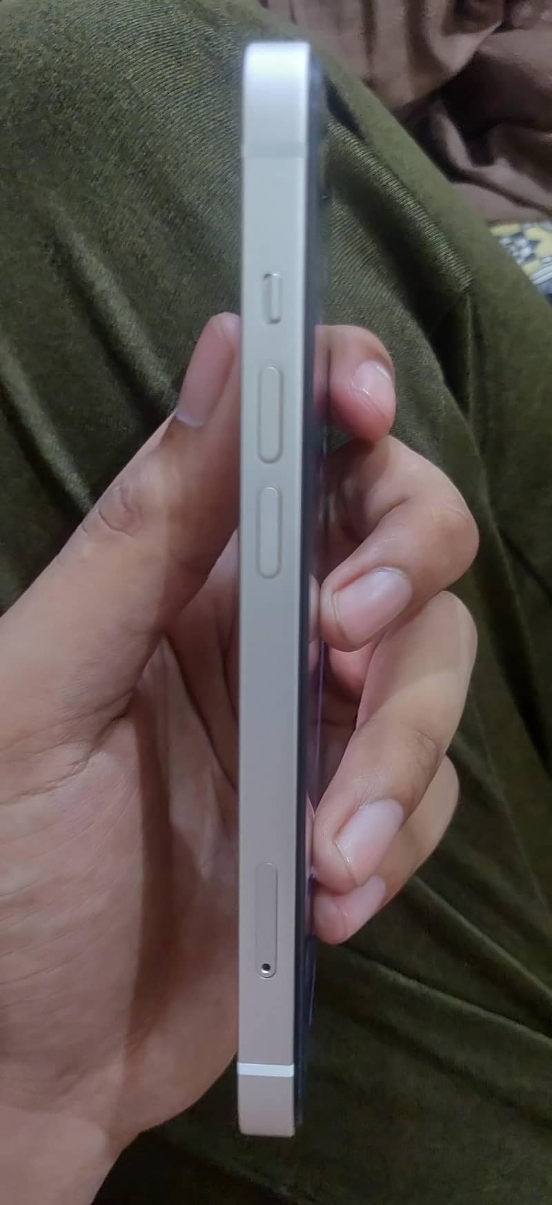Apple iPhone 13 4