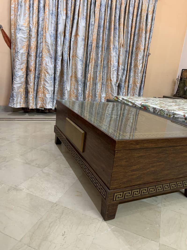 Lounge Table 2