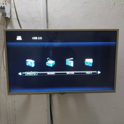 LED 32"