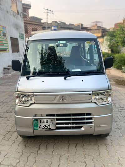 Mitsubishi Minicab Bravo 2019