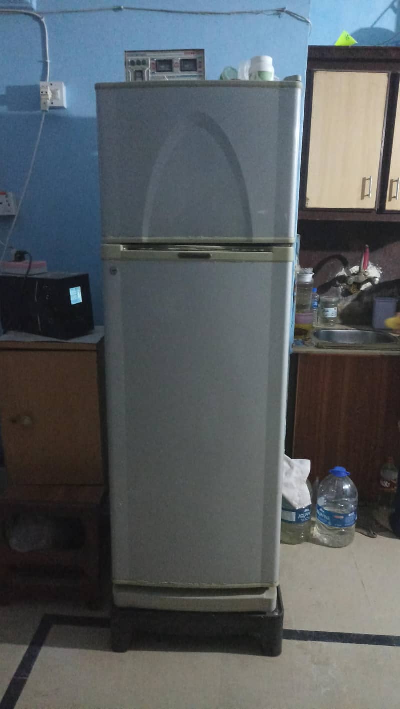 DAWLANCE REFRIGERATOR 2