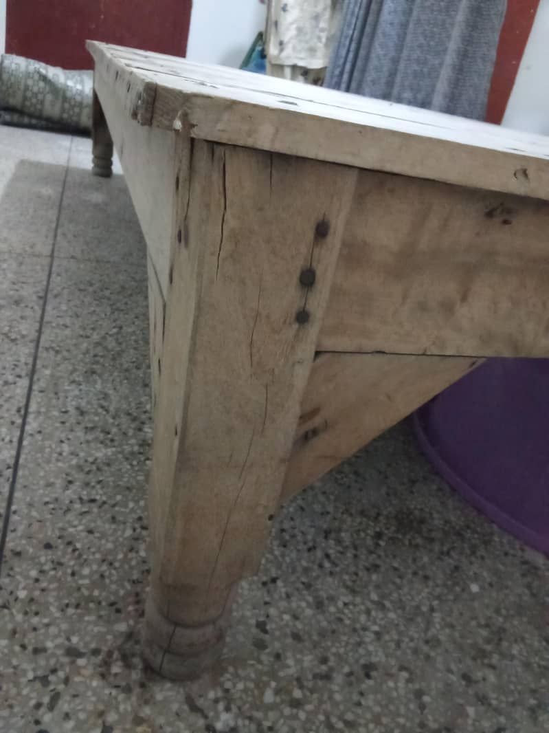 مضبوط لکڑی کا تخت برائے فروخت 5