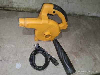 Blower And vacuum cleaner