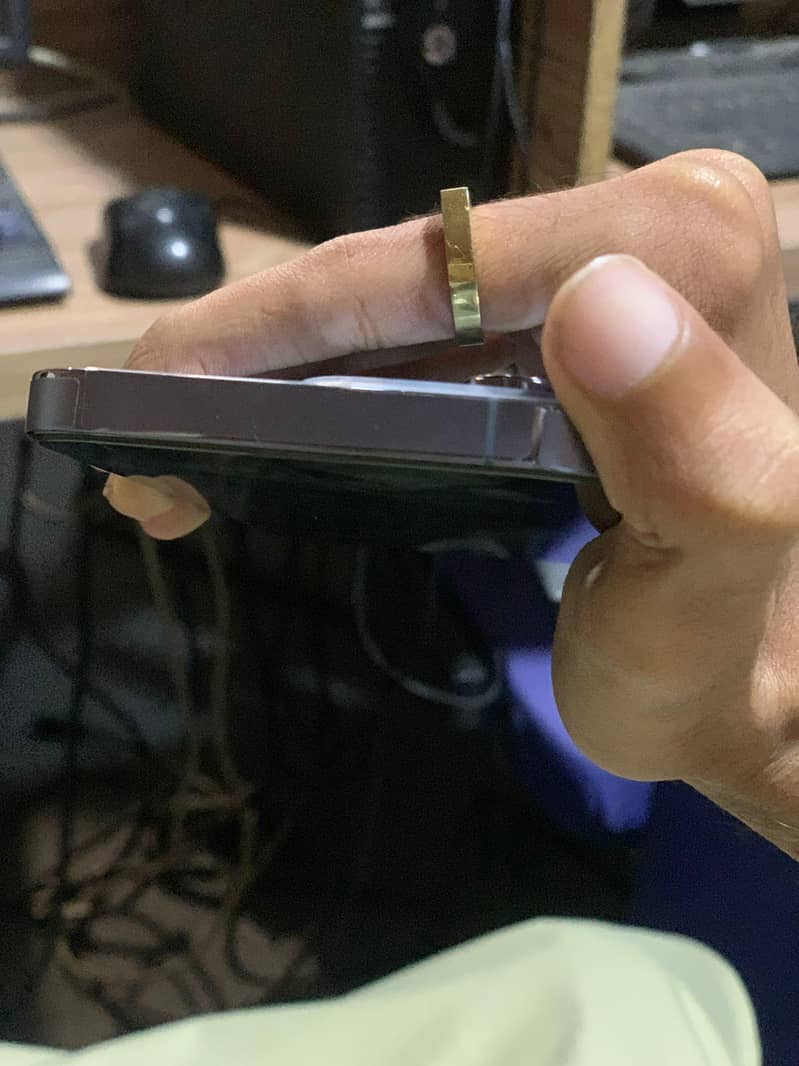 Apple iPhone 13 Pro 2