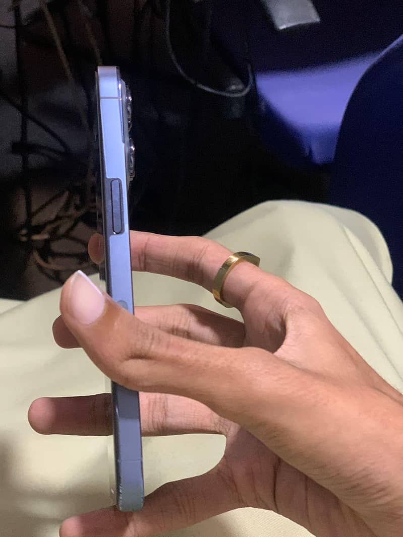 Apple iPhone 13 Pro 4