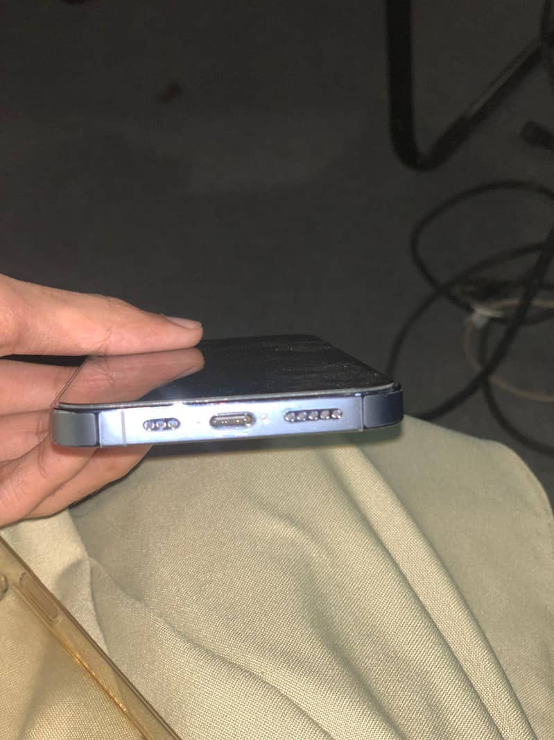 Apple iPhone 13 Pro 8