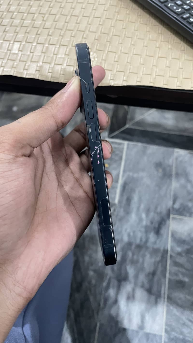 Apple iPhone 14 2