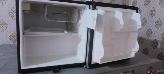 haire bed room. refrigarater for sale