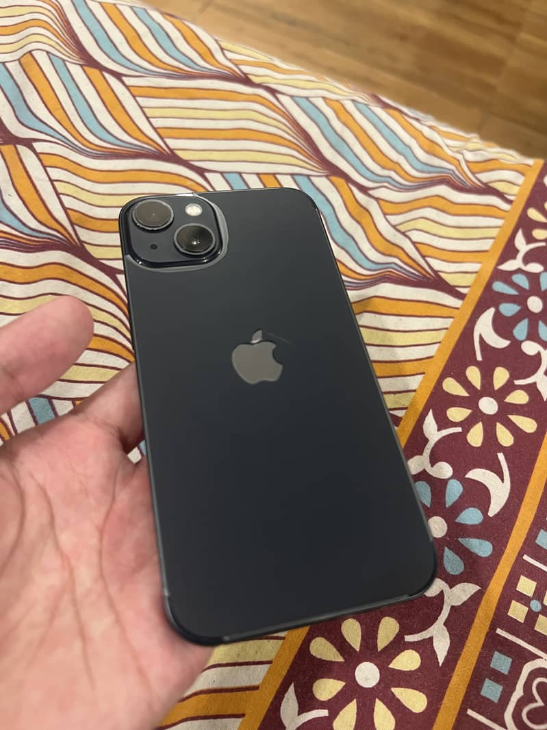 Apple iPhone 13 4