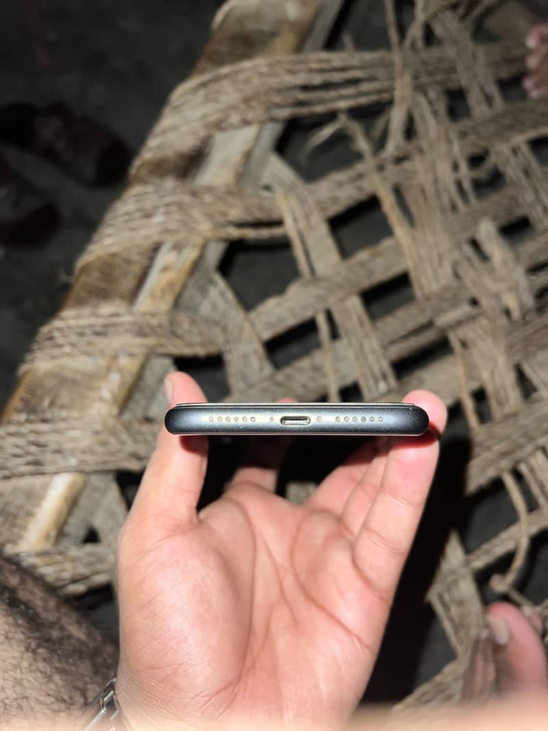 Apple iPhone 11 1
