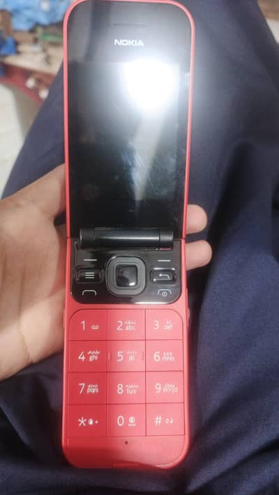 Nokia 2720 Flip