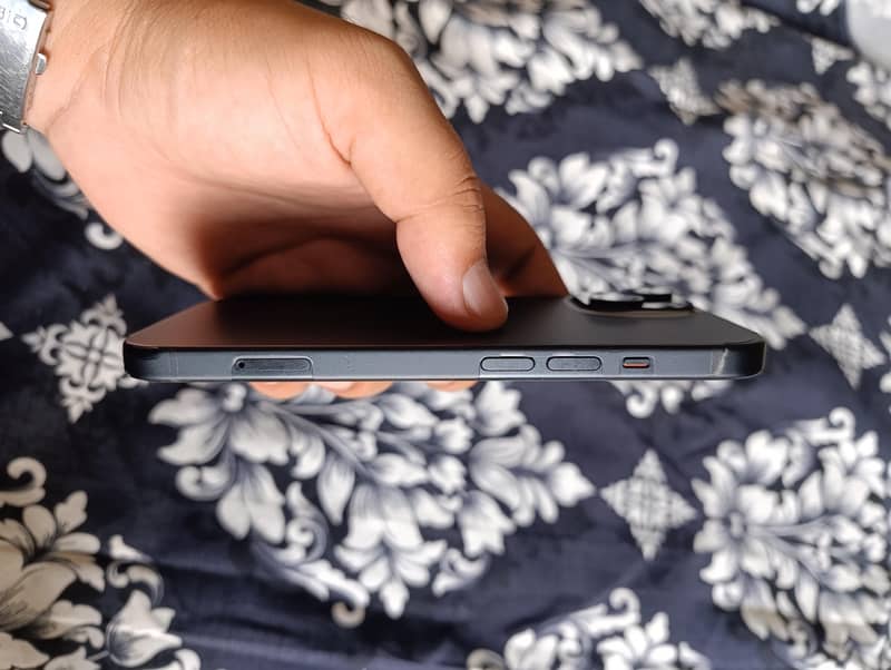 Apple iPhone 15 5