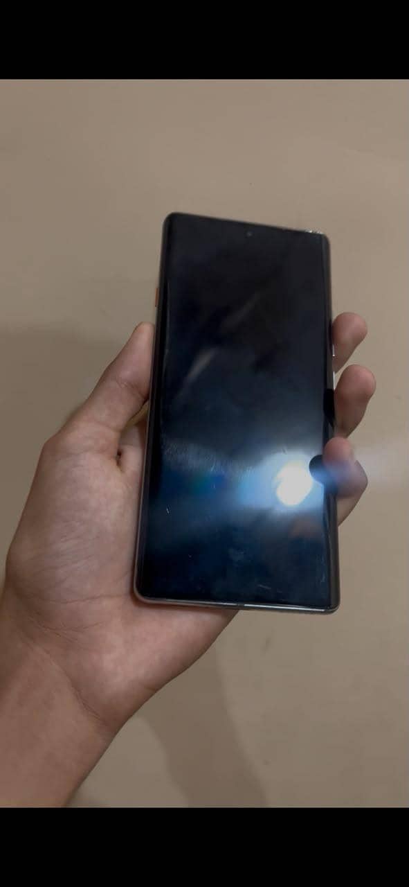 Tecno CAMON 40 Pro 1