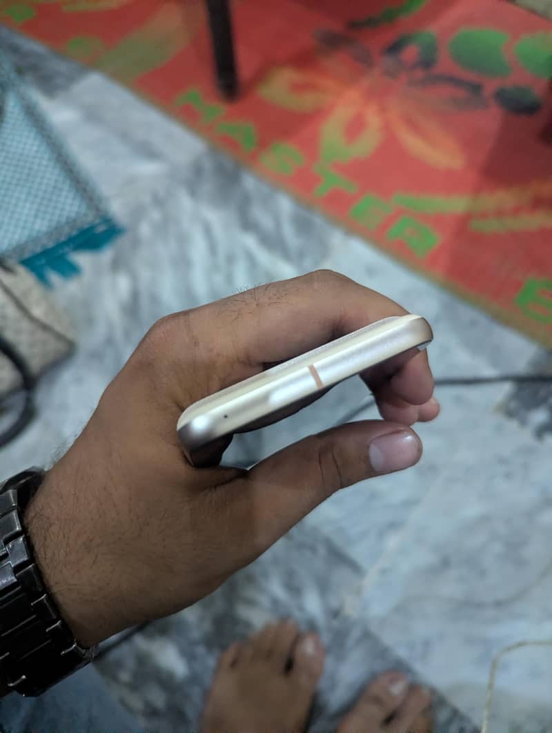 Google Pixel 8 2