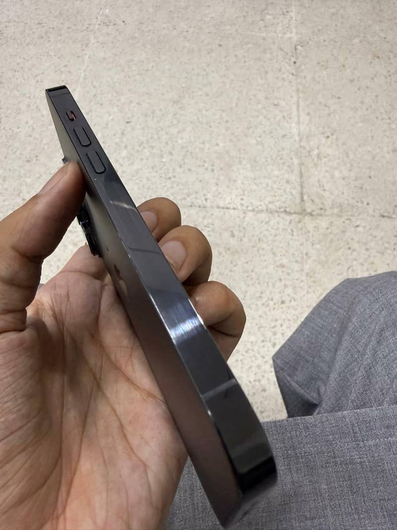 Apple iPhone 14 Pro 3