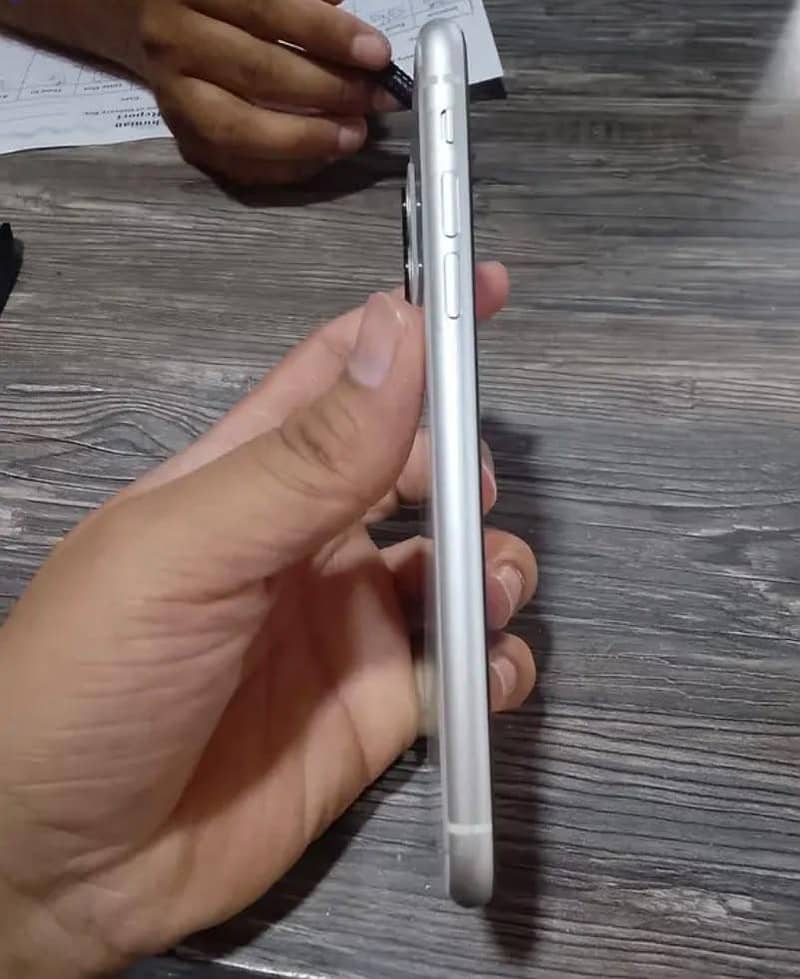Apple iPhone 11 2