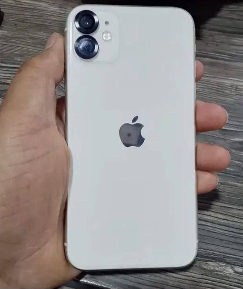 Apple iPhone 11 3
