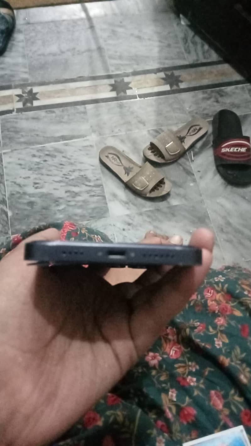 Apple iPhone 11 0