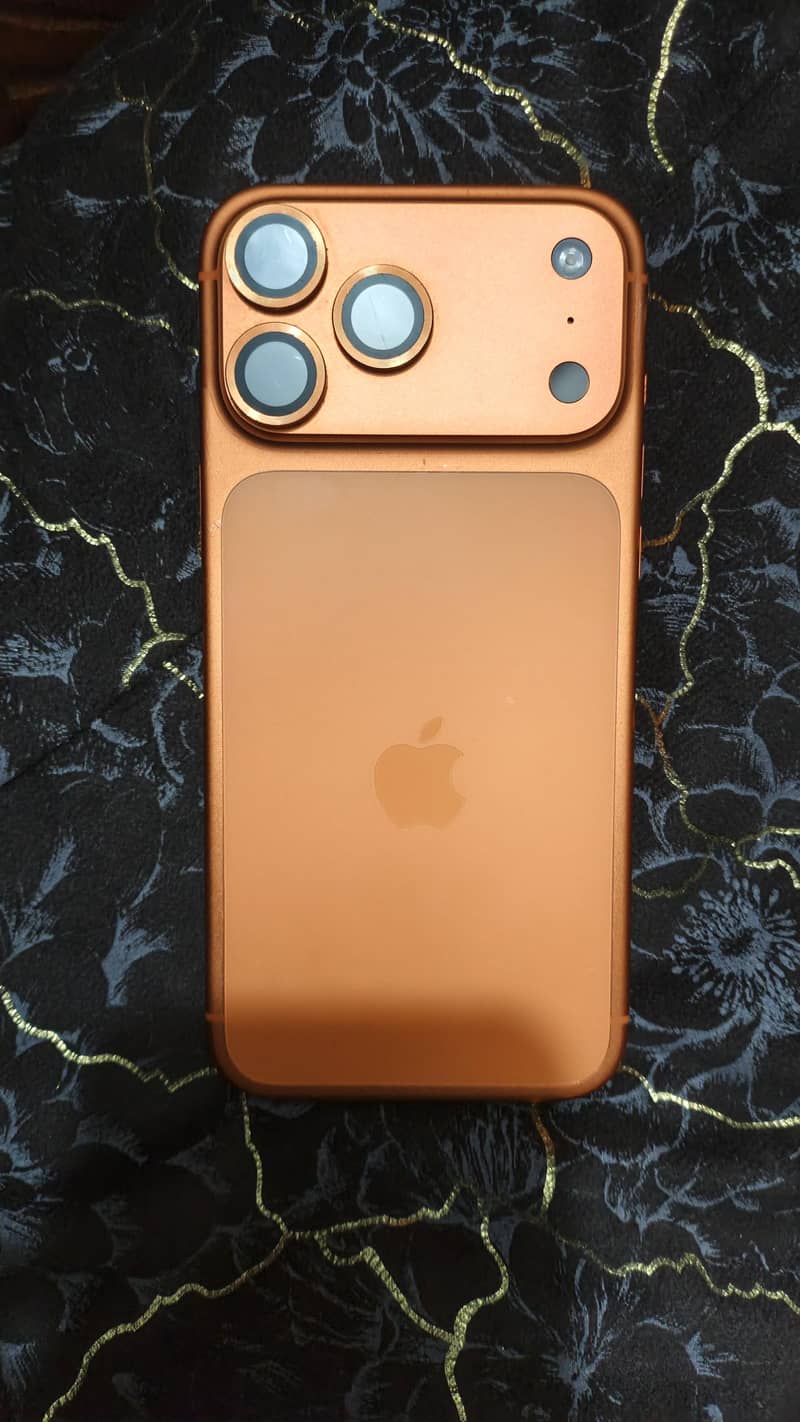 Apple iPhone 17 Pro Max 4