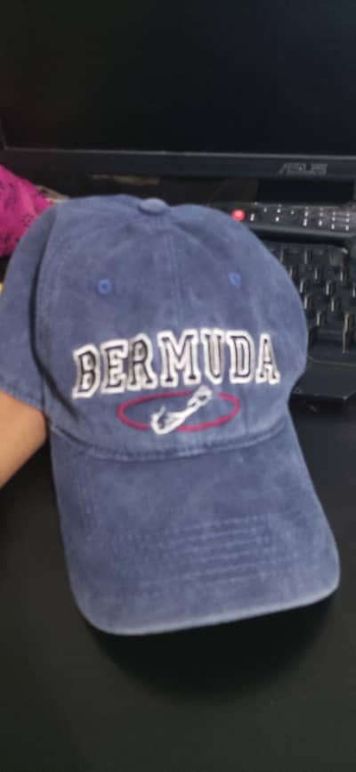 bermudas cap