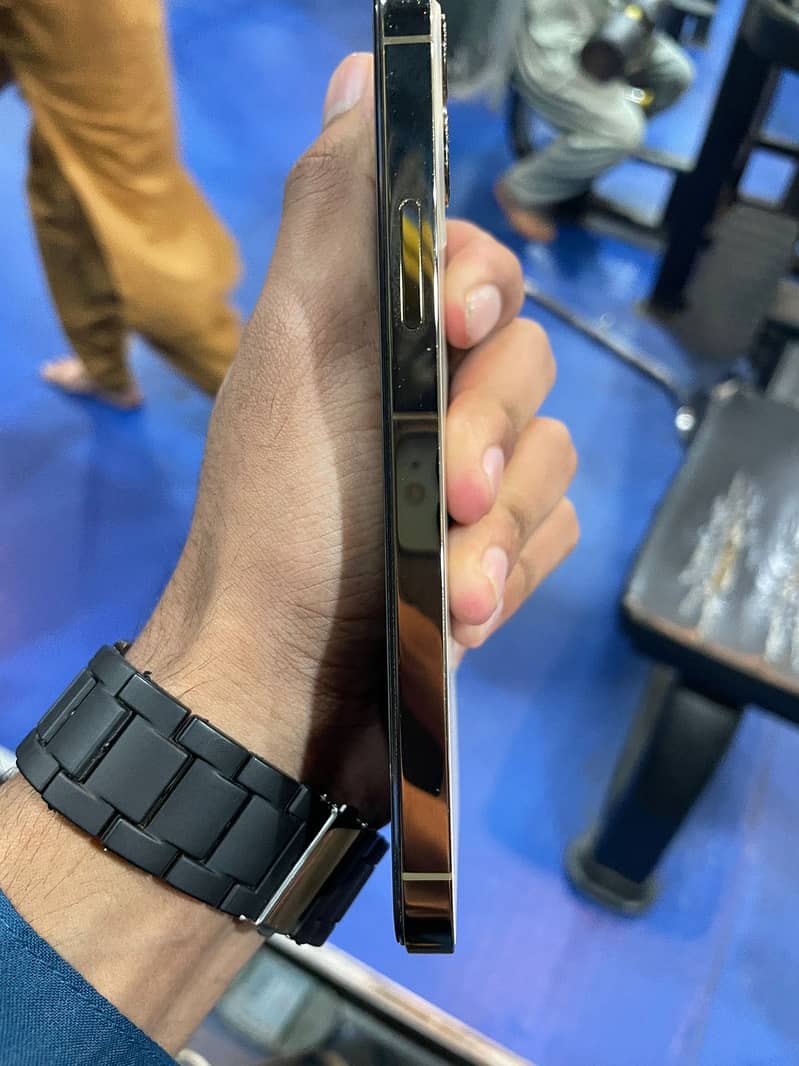 Apple iPhone 12 Pro 2
