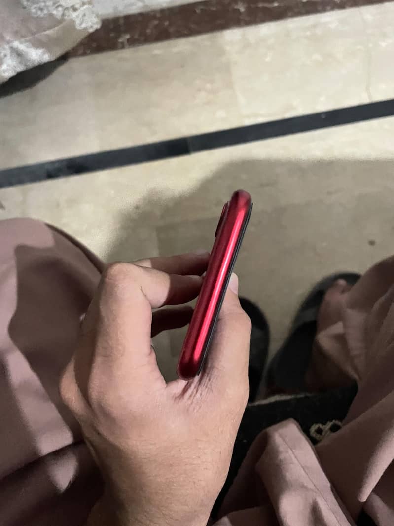 Apple iPhone 11 4