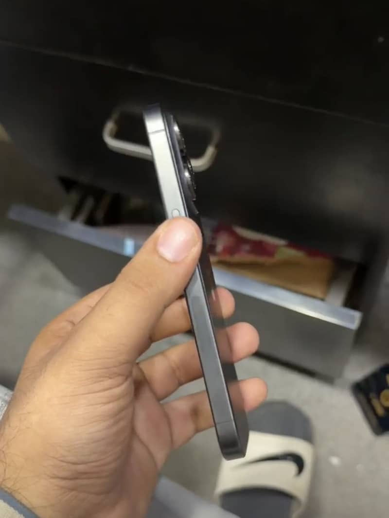 Apple iPhone 15 Pro 0