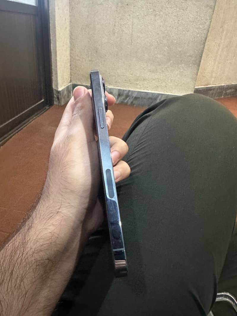 Apple iPhone 13 Pro Max 3